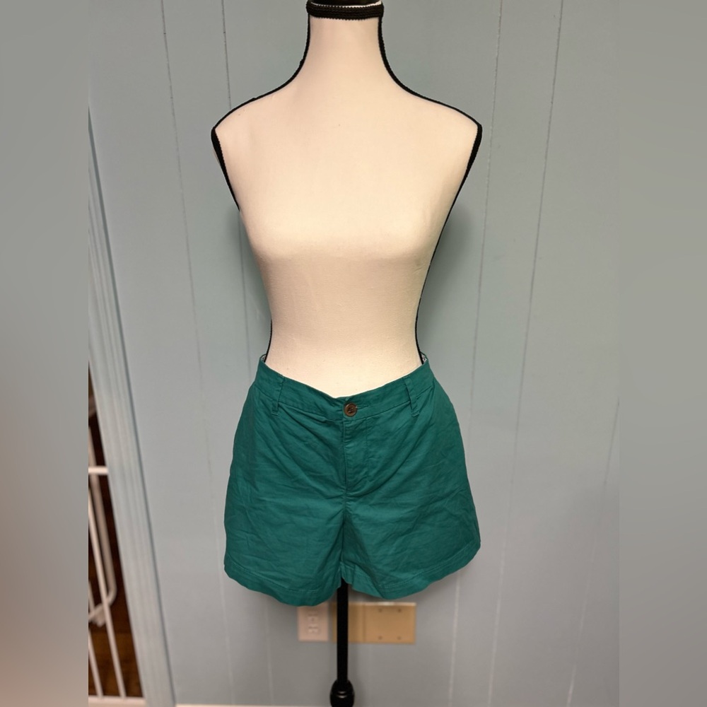 Emerald green chino shorts